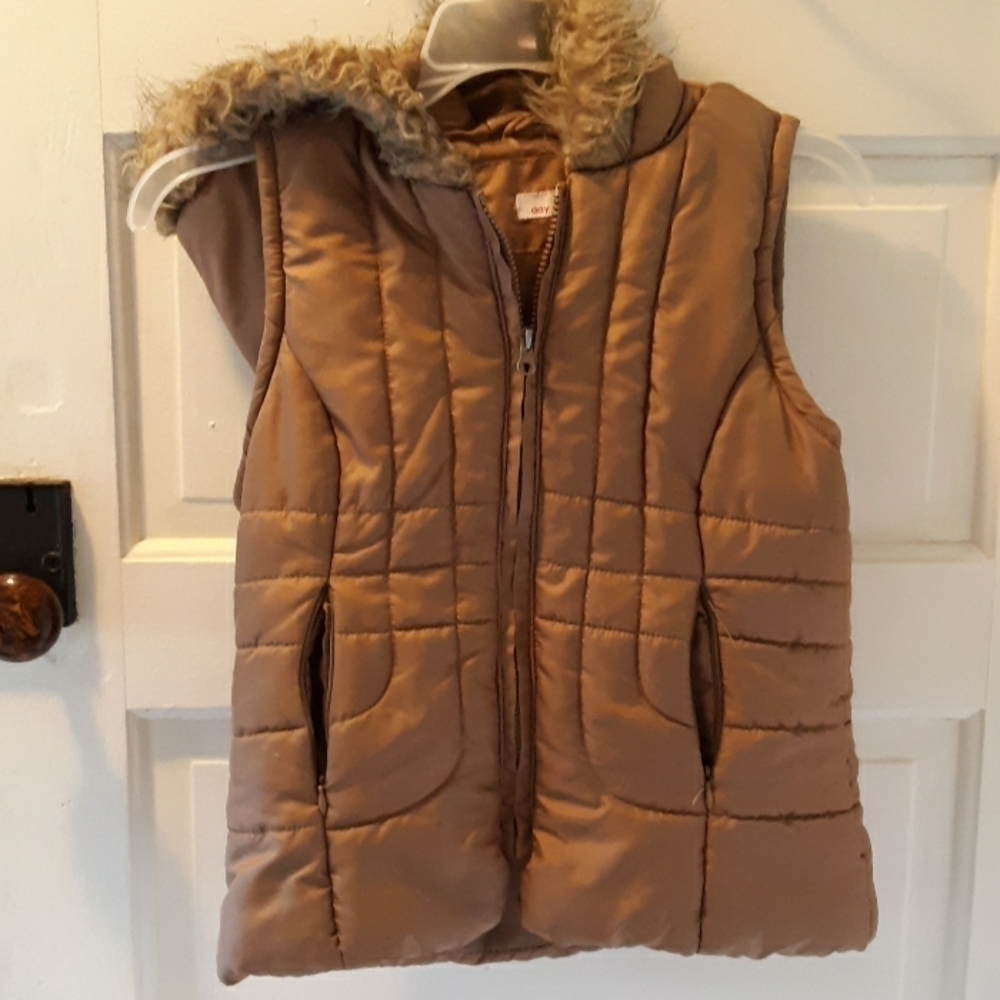 Daydreamer 14 brown puffy jacket vest